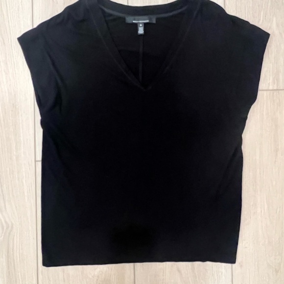 White House Black Market Basic Black V-Neck T-Shirt Size M - Picture 3 of 6